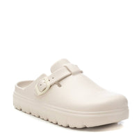 XTI 144137 White Clogs