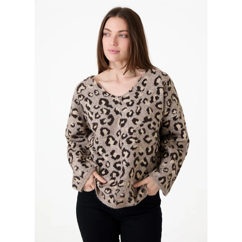 Dreams London Leopard Jacquard V-Neck Jumper Mink (AA0357)
