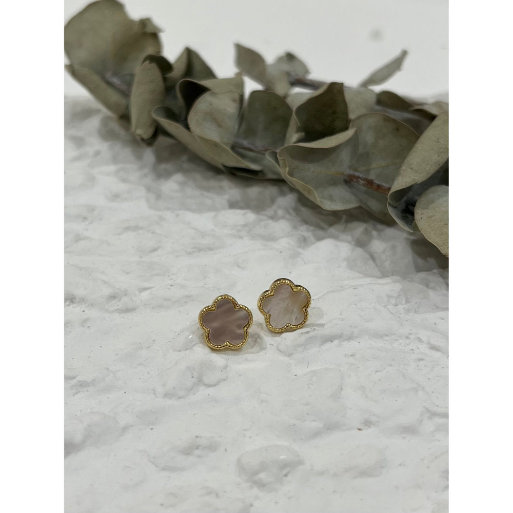 White Leaf Flower Stud Earring In Mother Of Pearl (EAN32W)