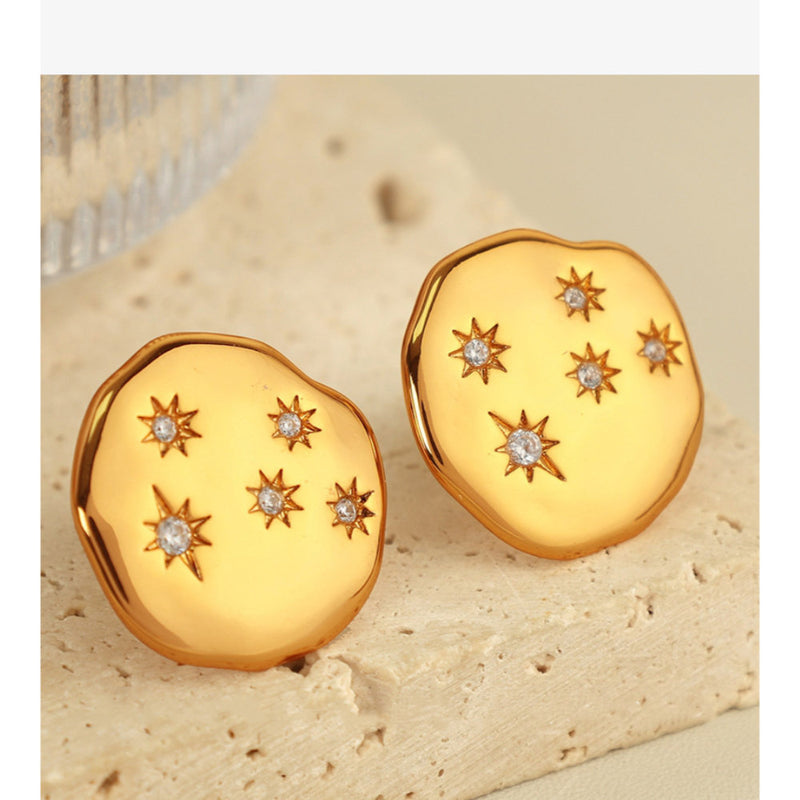 White Leaf Molten Disc Earring With Inset Stars In Gold (EAN546G)