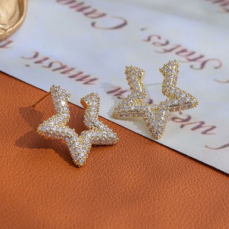 White Leaf Embellished Star Earring In Gold (LEN61G)