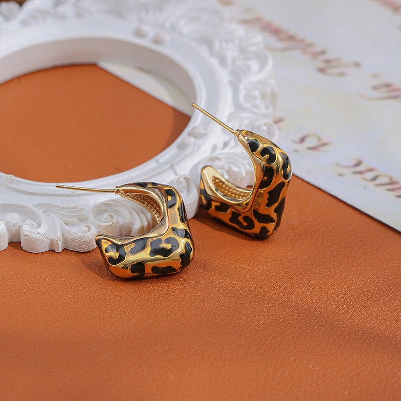 White Leaf Squared Hoop Earring In Leopard & Gold (LEQ55L)