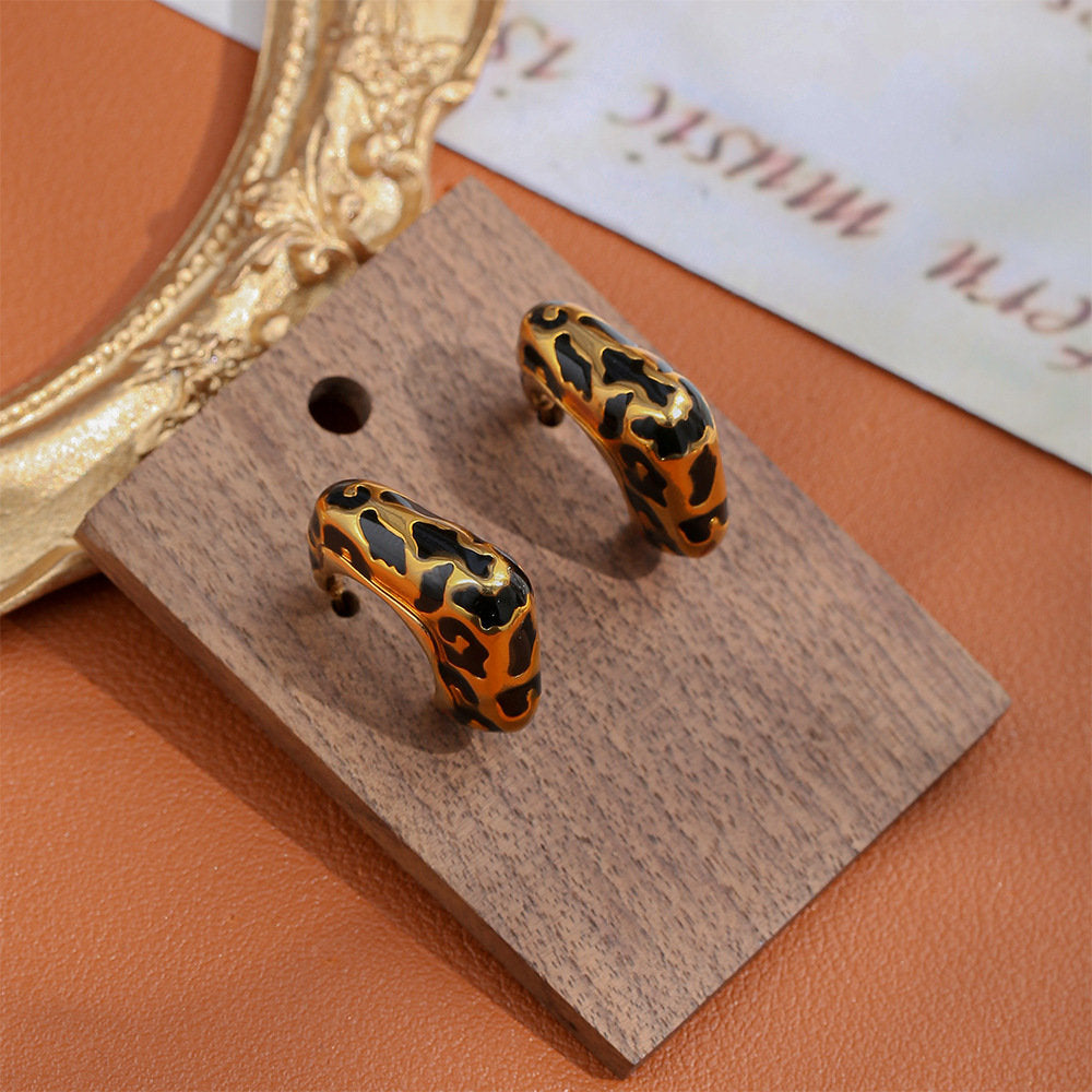 White Leaf Squared Hoop Earring In Leopard & Gold (LEQ55L)