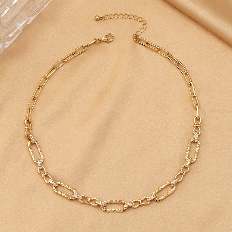 White Leaf Crystal Detail Chain Link Necklace In Gold (LNQ07G)