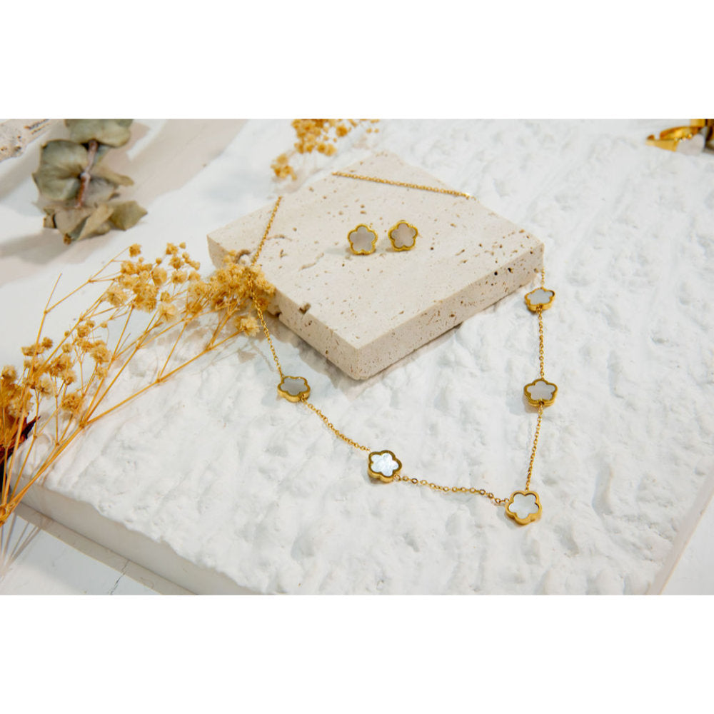 White Leaf Mother Of Pearl 5 Flower Necklace In Gold (NLN30W)