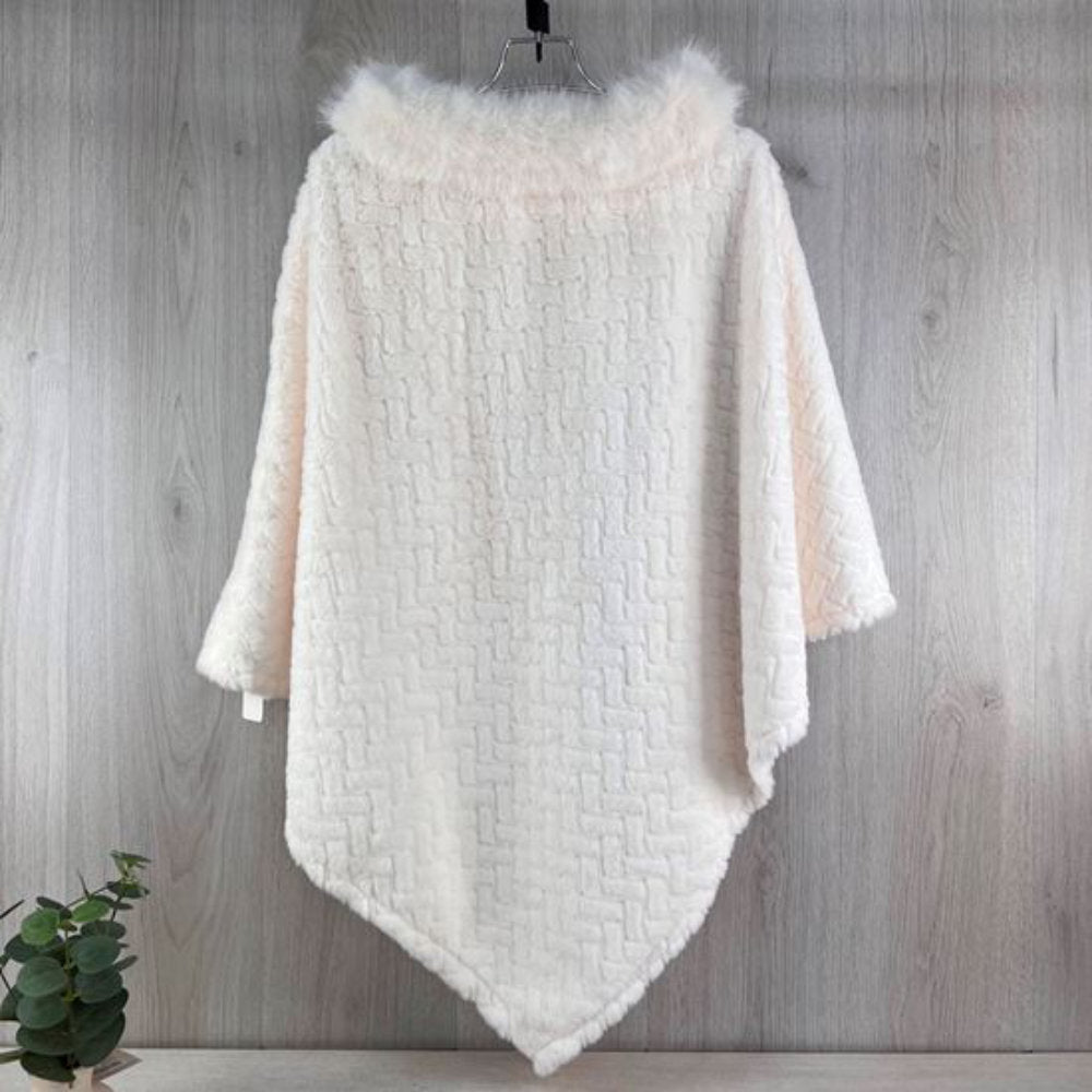 Reevo BA1031 White Winter Poncho